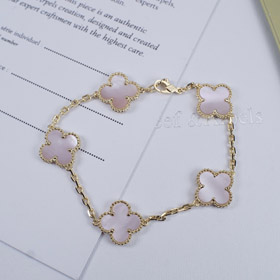 Van Cleef & Arpels bracelet à cinq fleurs coquille rose belle-3527