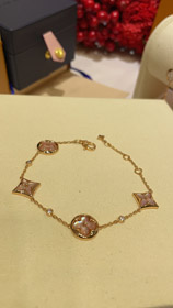 Louis Vuitton LV rose mère de perle floral quatre feuilles trèfle bracelet en or rose-3728