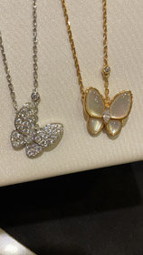 Van Cleef & Arpels White Mother-of-Pearl Diamant Floral Butterfly Collier-3733