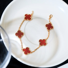 Van Cleef & Arpels bracelet classique à cinq fleurs chalcédone rouge-3782