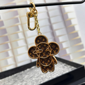 Louis Vuitton LV pendentif poupée-3846