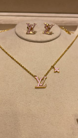 Louis Vuitton LV rose émail lettre collier-3873