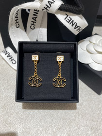 Chanel noir et blanc émail carré boucles d'oreilles double C-3952